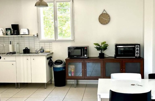 Pont-Saint-Esprit Apartment | Large bright apartment on the first floor