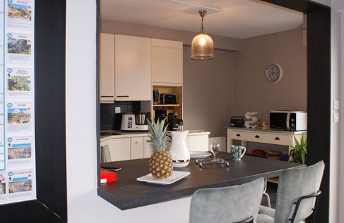Rodez Apartment | Large, bright, quiet apartment, not overlooked, close to town center.