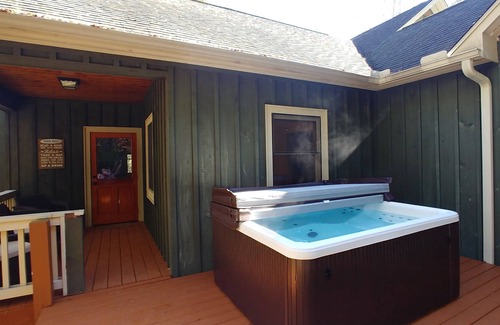 Tiger House | Large Cabin in Tiger, GA - less than 10 from downtown Clayton