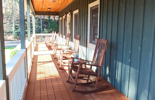 Tiger House | Large Cabin in Tiger, GA - less than 10 from downtown Clayton
