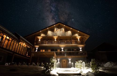 Le Petit-Bornand-les-Glieres Ski Chalet | Large chalet with Jacuzzi, Billiards, Sauna, Hammam - 12 people max.