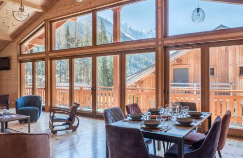 Chamonix-Mont-Blanc Ski Chalet | Large chalet for 10 with beautiful garden