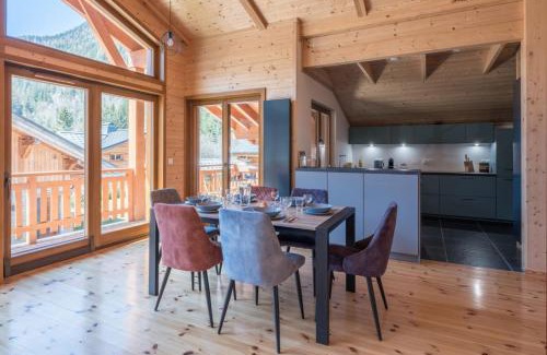 Chamonix-Mont-Blanc Ski Chalet | Large chalet for 10 with beautiful garden