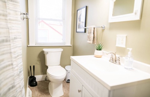 Creston House | Large character filled home with lots of space, close to parks & shopping