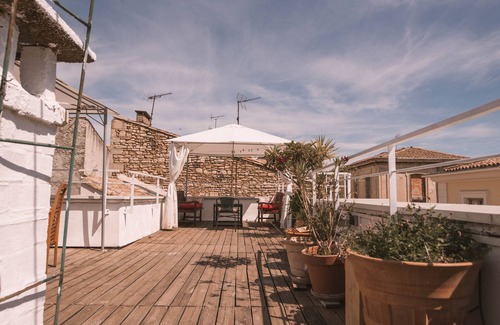 Faubourg Apartment | Large charming apartment in the heart of Nîmes with spectacular rooftop, garage