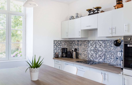 Plomeur House | Large & Charming house/5 mins from beach/6 Bedrooms
