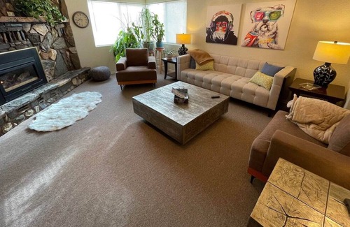 Ponderay Apartment | Large clean modern apartment. Great location.