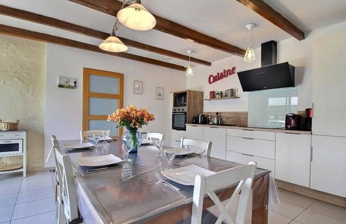 Ploneour-Lanvern Cottage | Large close to the sea character cottage