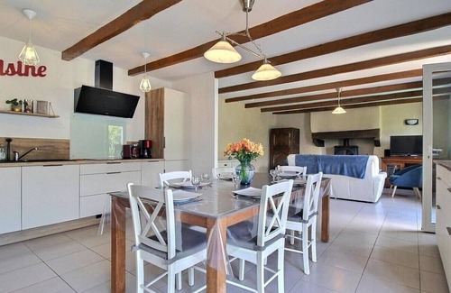 Ploneour-Lanvern Cottage | Large close to the sea character cottage