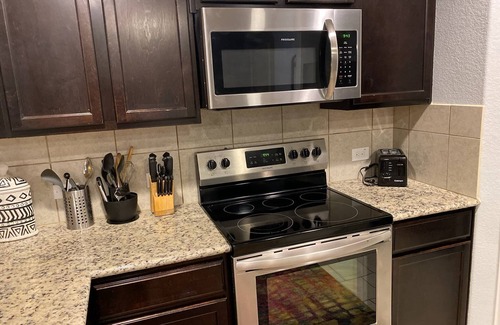 San Antonio House | Large Cold/Hot tub House by SeaWorld & Lackland