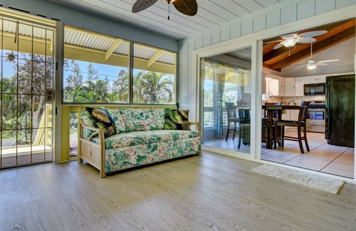 Keaau House | Large comfy house big enough for 2 families next to ocean on Kaloli point