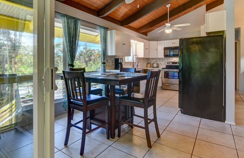 Keaau House | Large comfy house big enough for 2 families next to ocean on Kaloli point