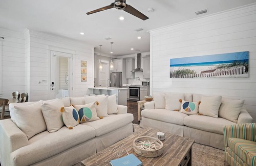 Greenway Park House | Large Community Pool + Comp Bikes- Om Sweet Om by Royal Destinations