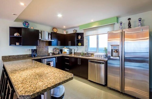 Zona Hotelera Norte Condo | Large Condo, Heated Pool, Sauna, Massage Room
