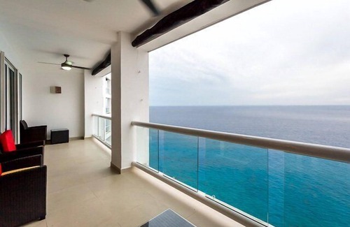 Zona Hotelera Norte Condo | Large Condo, Heated Pool, Sauna, Massage Room