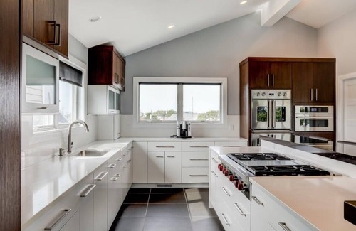 Beach Haven Park House | Large Contemporary Beach House near the ocean.