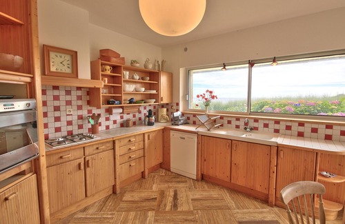 Audierne Villa | Large contemporary villa, right on the water.
