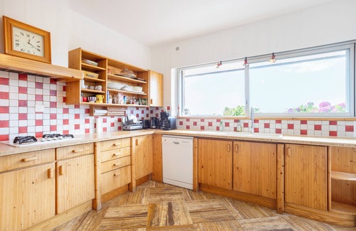 Audierne Villa | Large contemporary villa, right on the water.