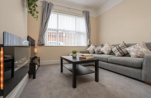 Liverpool House | Large cosy house - free on street parking