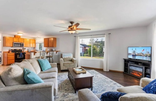 Westport Cottage | Large cottage on corner lot w/fenced yard. Central location. Kid & Pet friendly