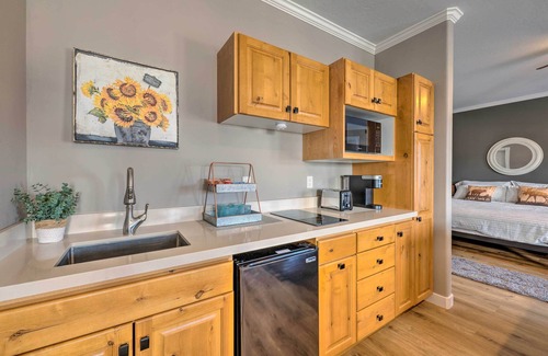 Midway Apartment | Large, Cozy Midway Studio w/Mountain Views!
