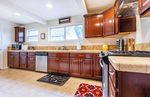 Downtown Riverside House | Large Craftsman blocks from Downtown Riverside!