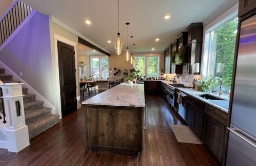 Snohomish House | Large Custom Home with a Hot Tub & Spa on 80 acres