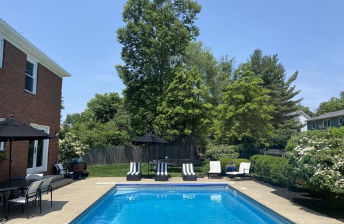 Northfield House | Large Derby or PGA Championship rental home with pool!