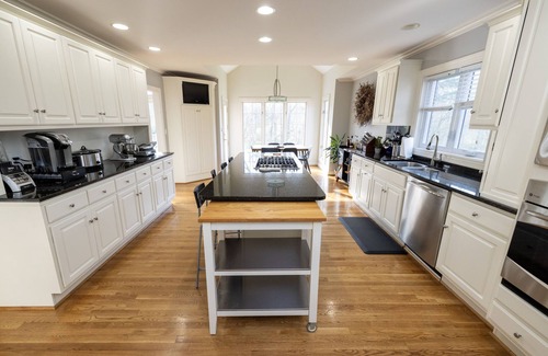 Prospect House | Large Derby/PGA Home, Great Location!