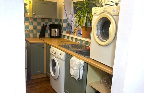 Mapperley Apartment | Large Double Bedroom In Cosy Apartment