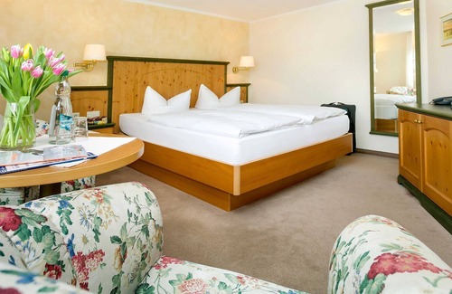 Neuensien Apartment | large double room with lake view I - holiday rooms and apartments with lake view