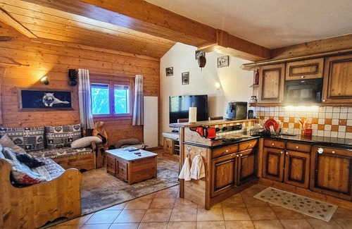 Bisanne 1500 Apartment | LARGE DUPLEX 115 m2 IN CHALET STANDING MGM WITH HEATED POOL 4 *