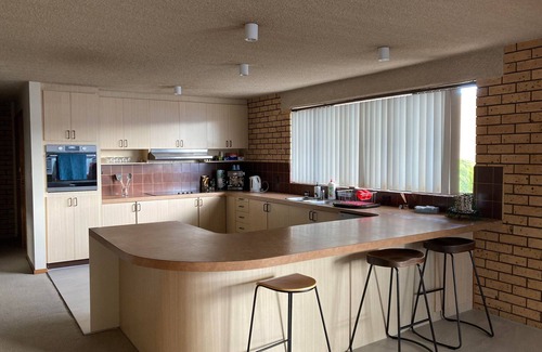 Eden Apartment | LARGE Family Apartment in the heart of Eden
