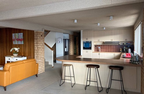 Eden Apartment | LARGE Family Apartment in the heart of Eden