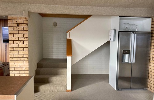 Eden Apartment | LARGE Family Apartment in the heart of Eden