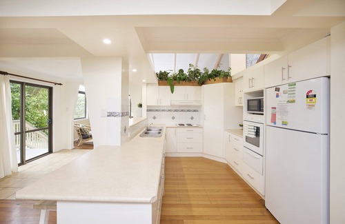 Point Lookout House | Large family beach house walking distance to shops, beaches and hotel.