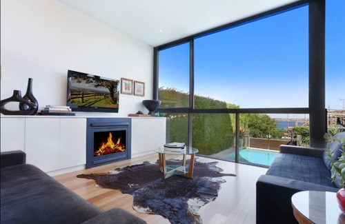 Clovelly House | Large family beach home with pool and ocean views