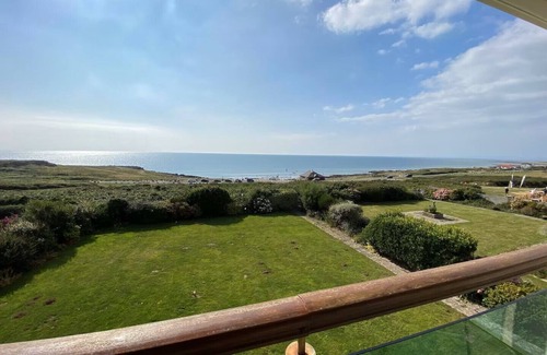 Porthcawl House | Large Family Coastal Retreat - Panoramic Views of Rest Bay, Porthcawl.