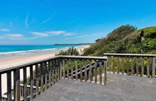Lake Cathie House | Large family friendly beach retreat