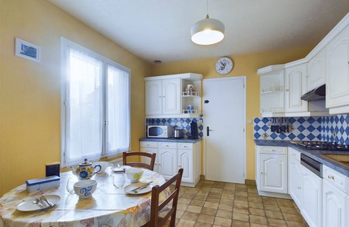 Fouesnant Ski Chalet | Large family home 10 minutes from the beach