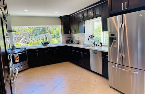 Midway House | Large Family Home 25Min to Beaches 8Min Safaripark