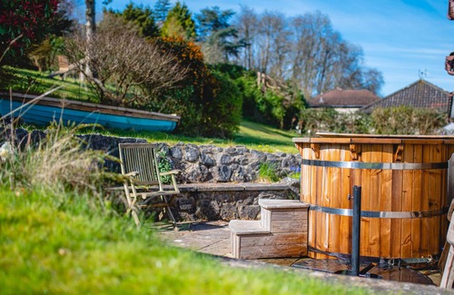 Rickford House | Large Family Home & Garden Nestled in the on the Mendip Hills.