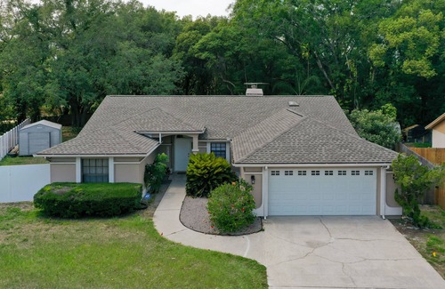 Lake Magdalene House | Large Family Home in Central Tampa