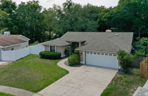 Lake Magdalene House | Large Family Home in Central Tampa
