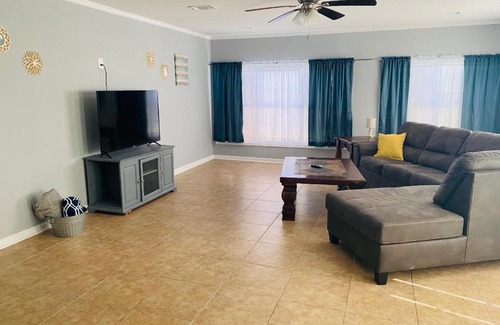 Lake Charles House | Large family home Near local hot spot!
