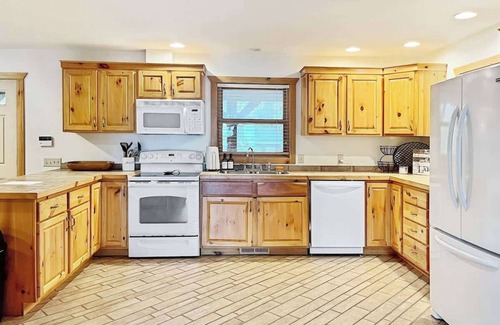 Big Bay House | Large Family Home on Petenwell Lake