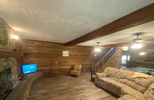 Newington House | Large Family Home on the Savannah River - Grill, Pool Table, Fire pit, and Indoo