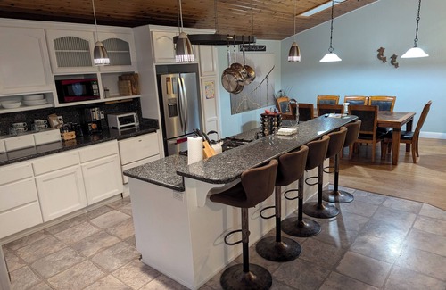 Cedar Ridge House | Large family home for holidays, retreat, gatherings.