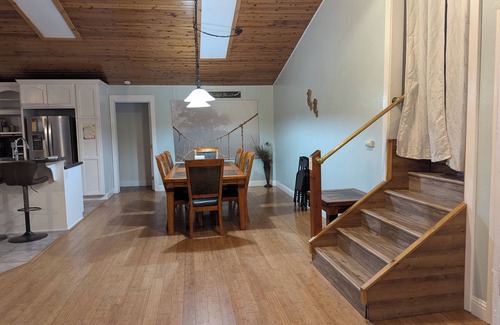 Cedar Ridge House | Large family home for holidays, retreat, gatherings.