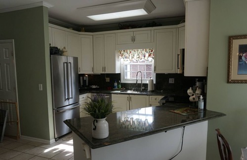 Johnson City House | Large family home with all the bells and whistles!